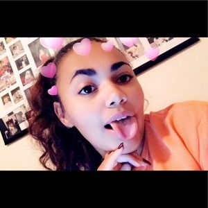 Meet your Posher, Olivia